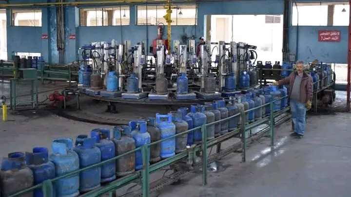 كشف فساد في احد معامل الغاز بدمشق وفصل مجموعة من الموظفين المتورطين