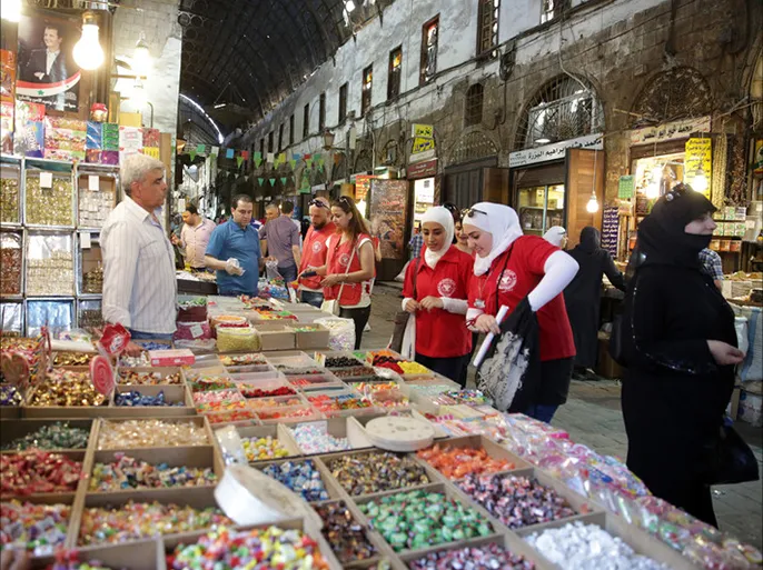 خبير اقتصادي: انخفاض مستوى الدخل هو السبب الرئيسي لجميع الأزمات الاقتصادية