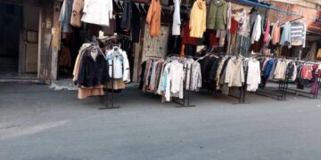 الجيوب فارغة.. ومنافسة بين محلات البالة قبل العيد