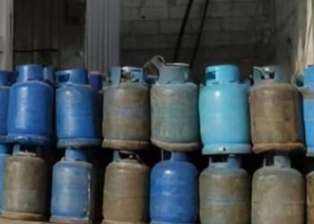 تخبط في التصريحات وأزمة صامتة: دمشق تعود لـ”دفتر العائلة” في توزيع الغاز