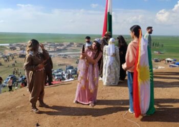 بعد تأجيله بسبب الأمطار.. آلاف الأكراد يحتفلون بعيد نوروز في الحسكة