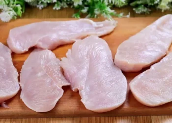 ارتفاع أسعار الفروج في سوريا بأكثر من 15% يتسبب بتراجع حركة الشراء في رمضان