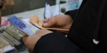 تأخر الرواتب يثير قلق الموظفين.. أسباب محتملة وسط غياب التوضيحات الرسمية