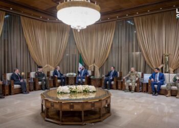 الرئيس الشرع يستقبل في دمشق وفداً أردنياً رفيع المستوى