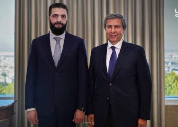 الرئيس الشرع يلتقي رجل الأعمال السوري محمد كامل صباغ شرباتي