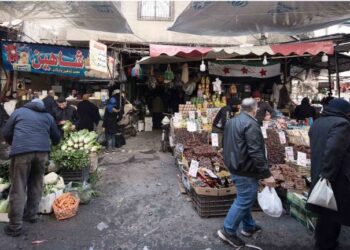 غياب الطبقة الوسطى ينذر بانهيار الدورة الاقتصادية
