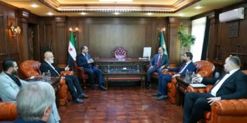 السياحة والمنافذ يبحثان تسهيل حركة السياح ودعم القطاع السياحي
