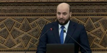 البشير أمام مجلس الشعب: الاكتفاء الذاتي من النفط مستهدف في 2028 وخطط لإنشاء مصافٍ جديدة