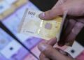 تقلبات أسعار الصرف تربك المنتجين المحليين.. ودعوات مستمرة للاستقرار النقدي وحماية الإنتاج الوطني