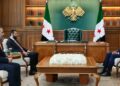 الرئيس أحمد الشرع يستقبل المبعوث الرئاسي الأمريكي توماس باراك