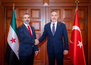 وزير الخارجية يلتقي نظيره التركي في أنقرة لبحث تعزيز العلاقات الثنائية