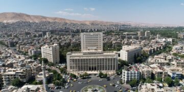 حاكم المركزي: تفعيل حسابات المصرف دولياً مستمر.. وخطط لتشريعات مصرفية جديدة
